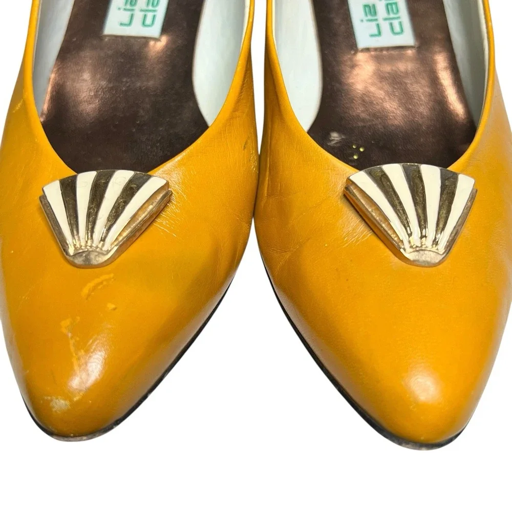 Vtg Mustard Yellow Leather Pumps Sz‎ 9.5 M Art Deco Shell Detail 2.5